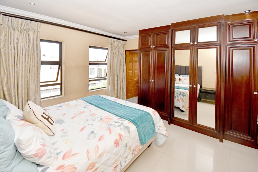 8 Bedroom Property for Sale in Blue Valley Golf Estate Gauteng