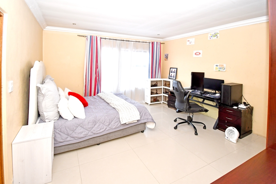 8 Bedroom Property for Sale in Blue Valley Golf Estate Gauteng