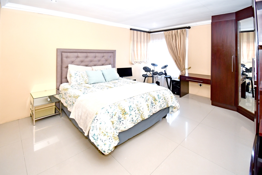 8 Bedroom Property for Sale in Blue Valley Golf Estate Gauteng