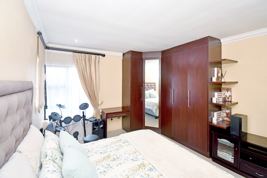 8 Bedroom Property for Sale in Blue Valley Golf Estate Gauteng