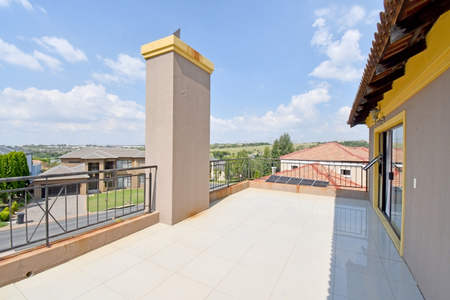 8 Bedroom Property for Sale in Blue Valley Golf Estate Gauteng