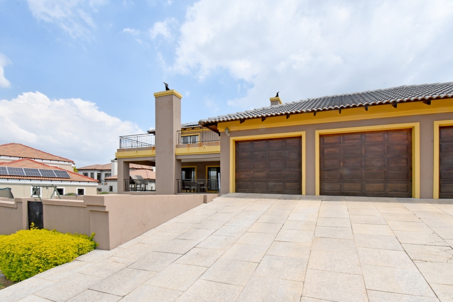 8 Bedroom Property for Sale in Blue Valley Golf Estate Gauteng