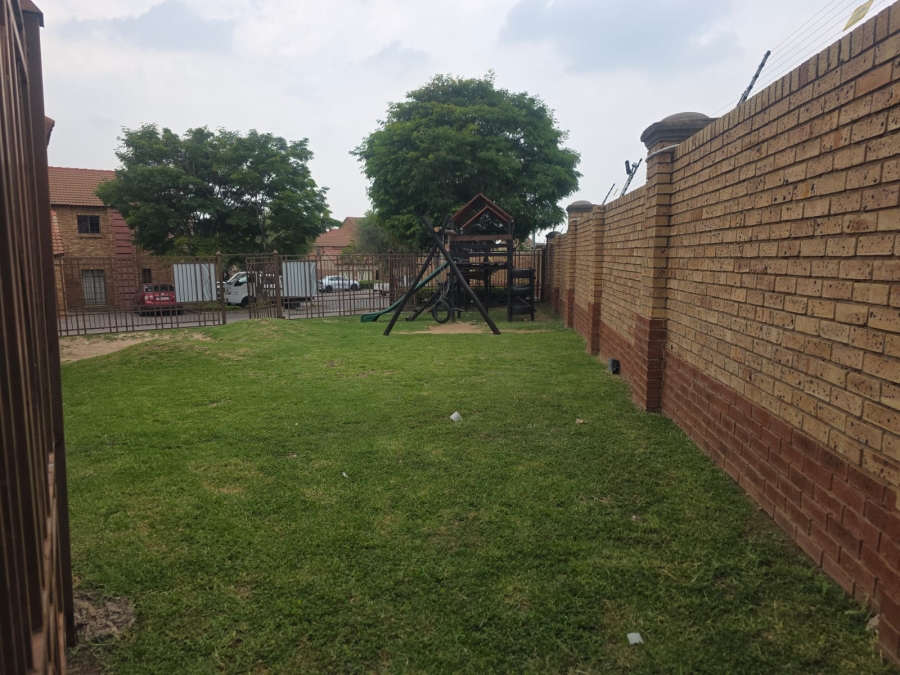 To Let 2 Bedroom Property for Rent in Sagewood Gauteng