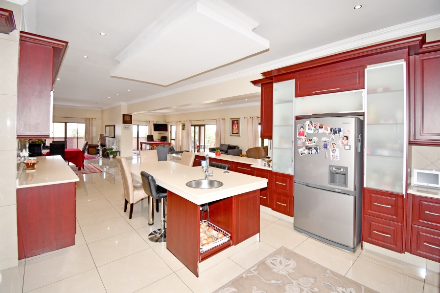5 Bedroom Property for Sale in Blue Valley Golf Estate Gauteng