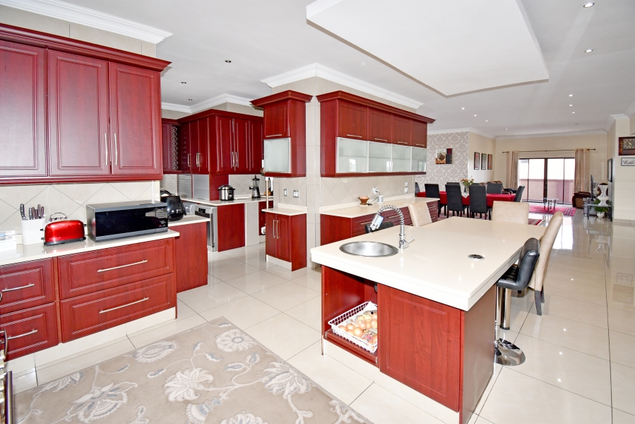 5 Bedroom Property for Sale in Blue Valley Golf Estate Gauteng