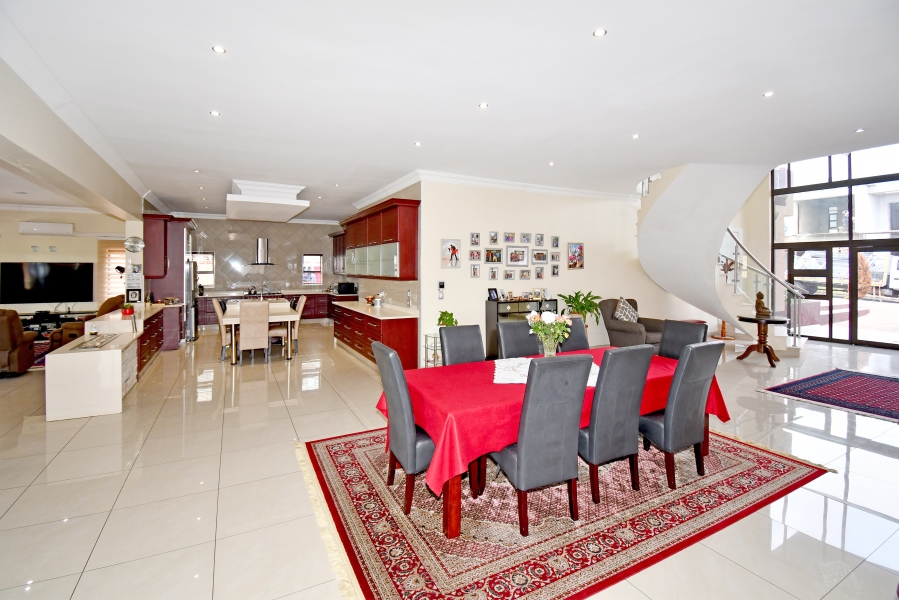 5 Bedroom Property for Sale in Blue Valley Golf Estate Gauteng