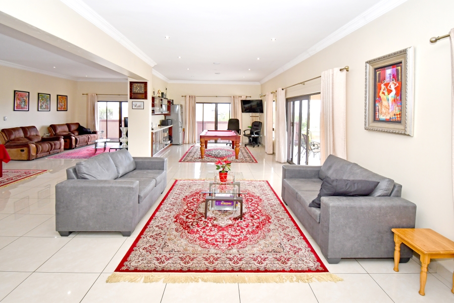 5 Bedroom Property for Sale in Blue Valley Golf Estate Gauteng