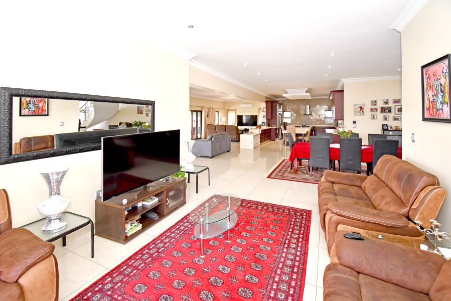 5 Bedroom Property for Sale in Blue Valley Golf Estate Gauteng