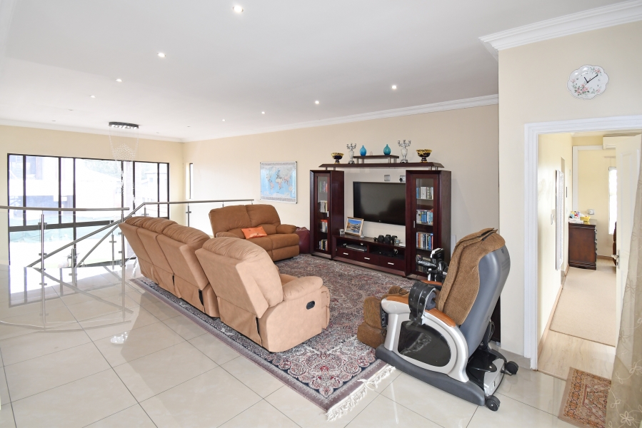 5 Bedroom Property for Sale in Blue Valley Golf Estate Gauteng