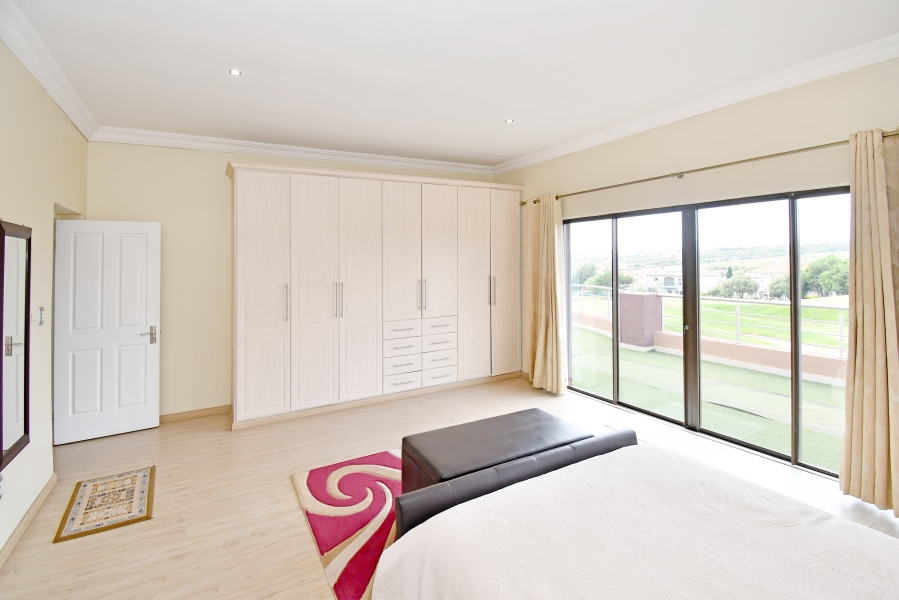 5 Bedroom Property for Sale in Blue Valley Golf Estate Gauteng