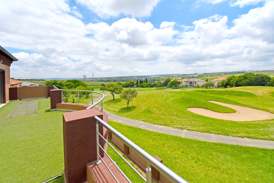 5 Bedroom Property for Sale in Blue Valley Golf Estate Gauteng