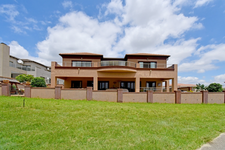 5 Bedroom Property for Sale in Blue Valley Golf Estate Gauteng