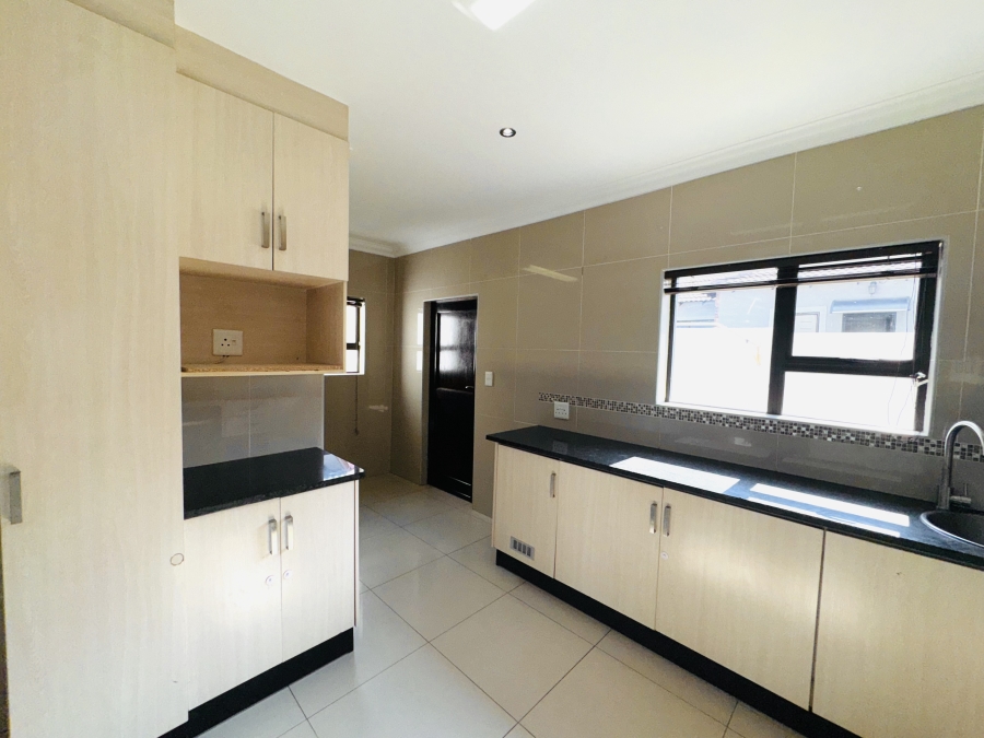 3 Bedroom Property for Sale in Rua Vista Gauteng