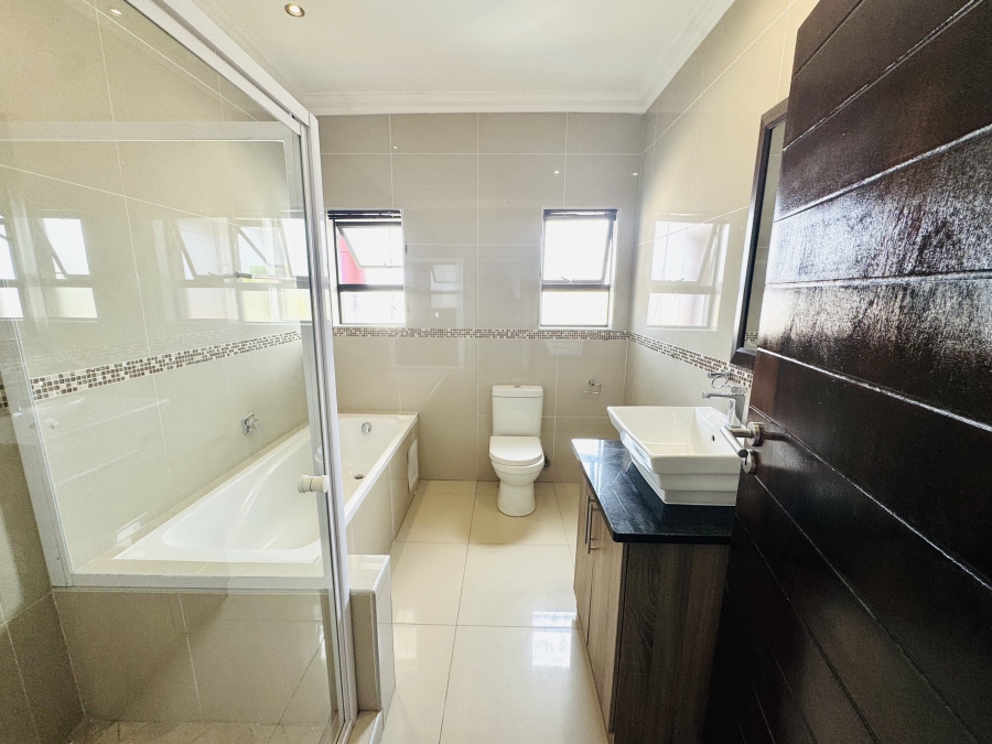 3 Bedroom Property for Sale in Rua Vista Gauteng
