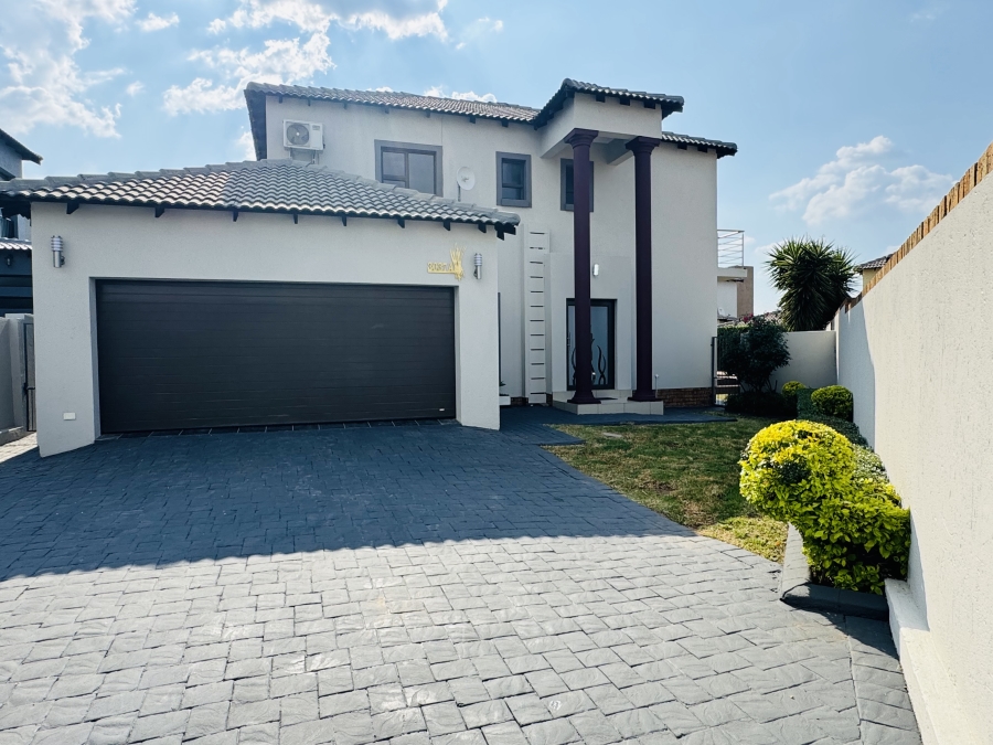 3 Bedroom Property for Sale in Rua Vista Gauteng