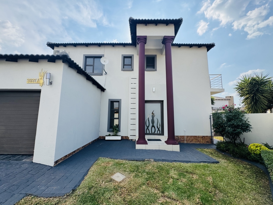 3 Bedroom Property for Sale in Rua Vista Gauteng