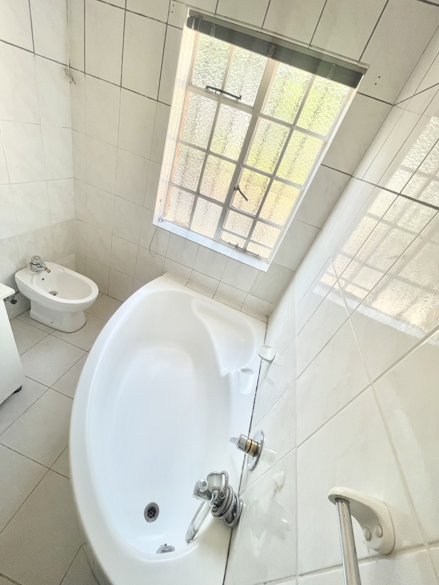 4 Bedroom Property for Sale in Emmarentia Gauteng