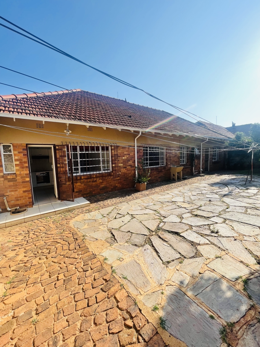 4 Bedroom Property for Sale in Emmarentia Gauteng