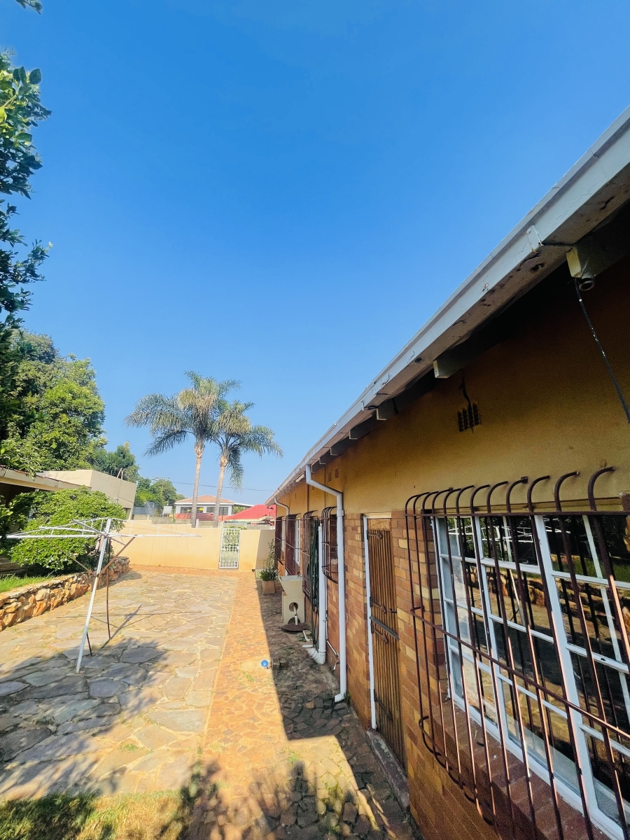 4 Bedroom Property for Sale in Emmarentia Gauteng