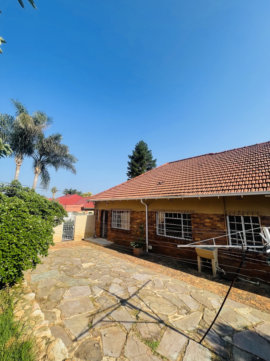 4 Bedroom Property for Sale in Emmarentia Gauteng