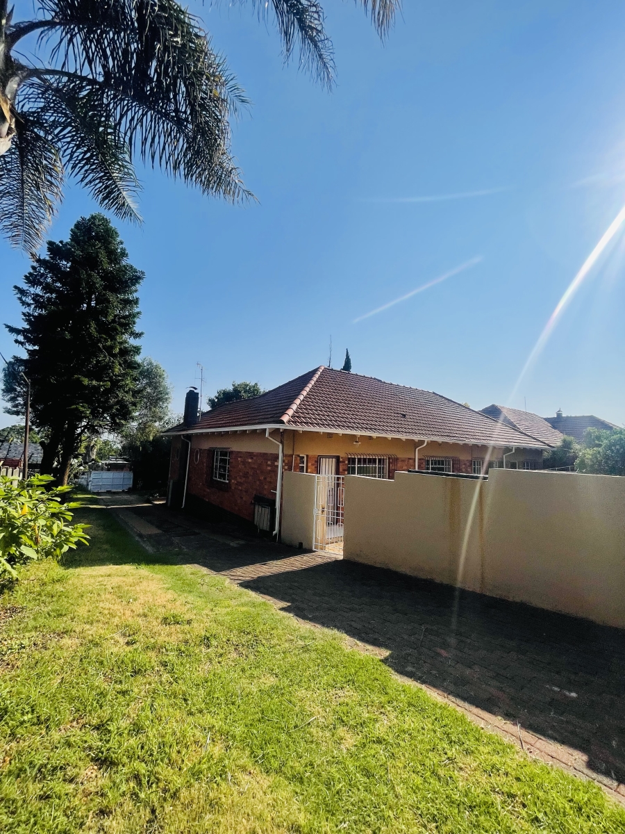 4 Bedroom Property for Sale in Emmarentia Gauteng