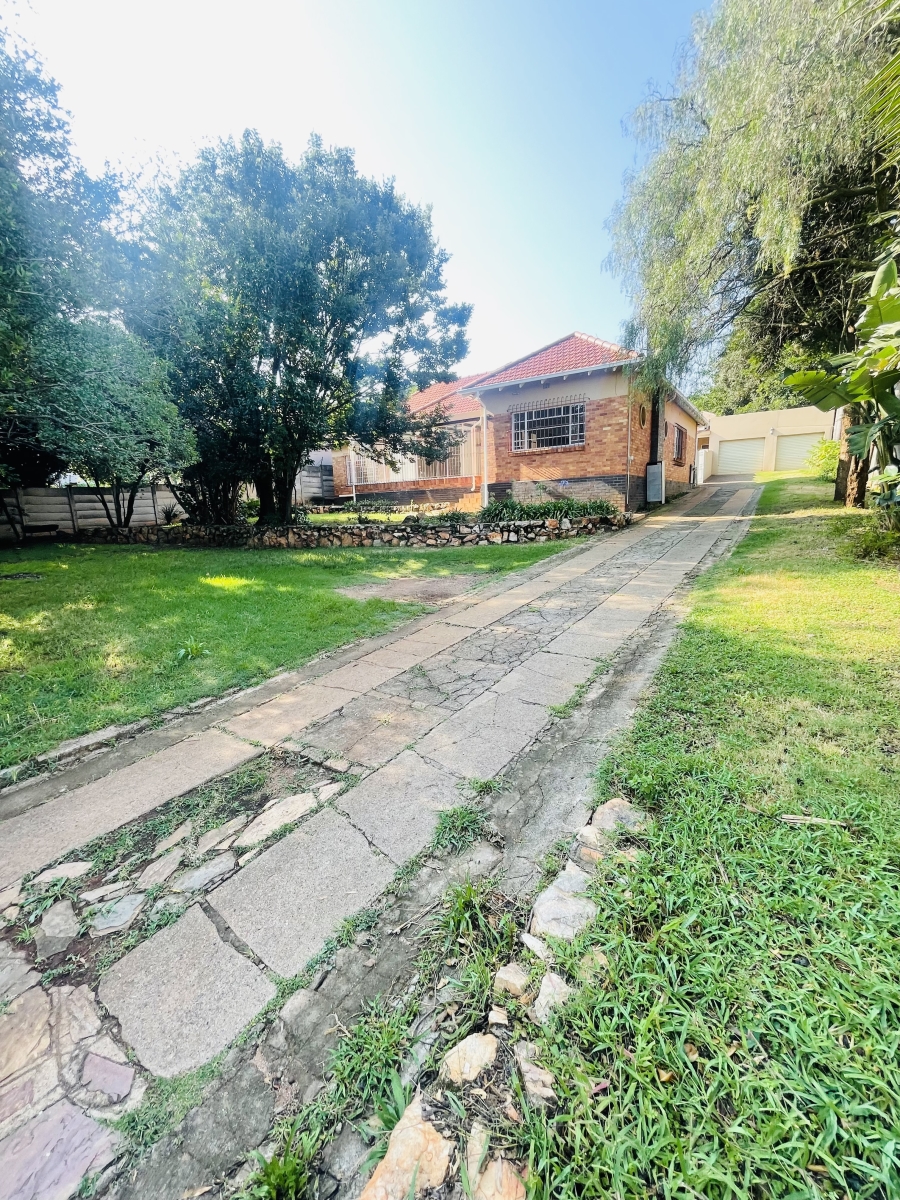 4 Bedroom Property for Sale in Emmarentia Gauteng
