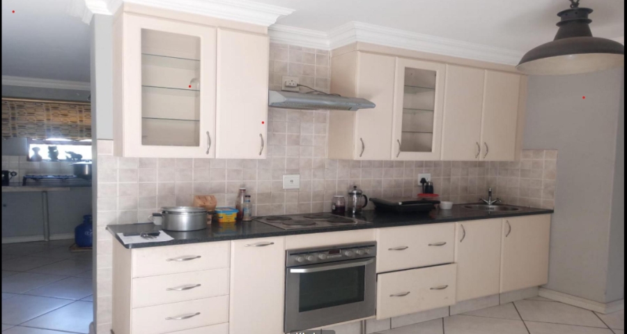 3 Bedroom Property for Sale in Monavoni Gauteng
