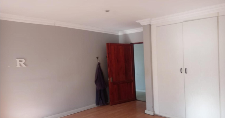 3 Bedroom Property for Sale in Monavoni Gauteng