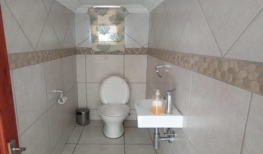 3 Bedroom Property for Sale in Monavoni Gauteng