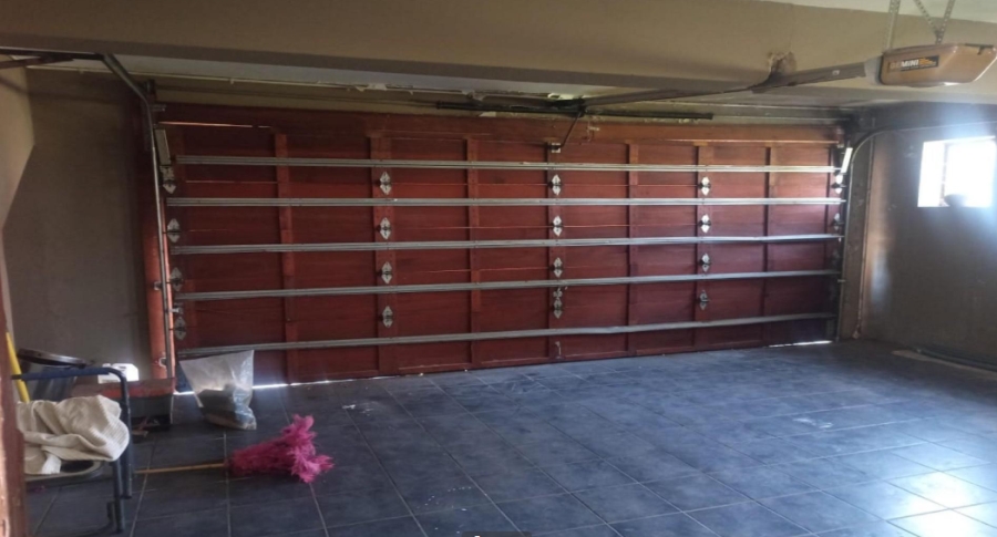 3 Bedroom Property for Sale in Monavoni Gauteng