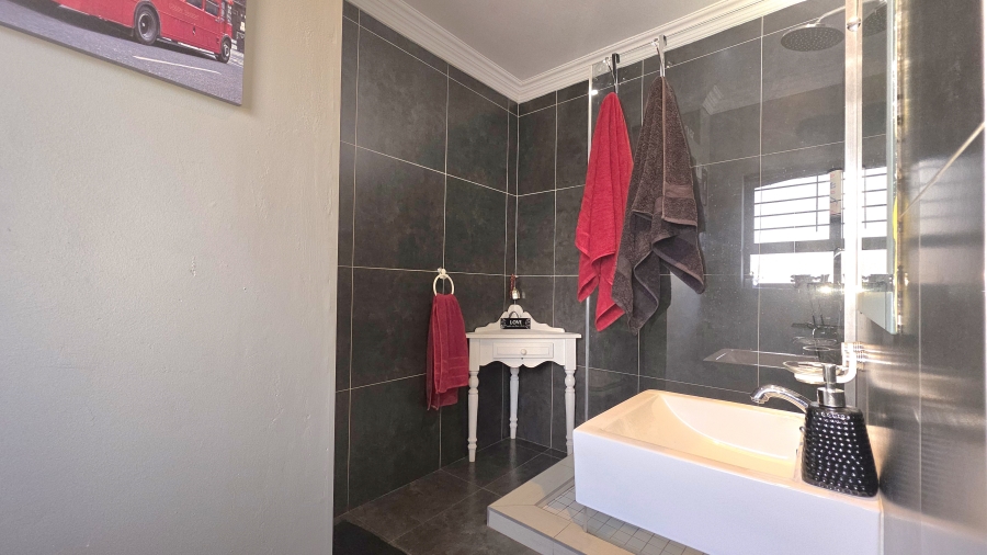 3 Bedroom Property for Sale in Eldo Lakes Estate Gauteng