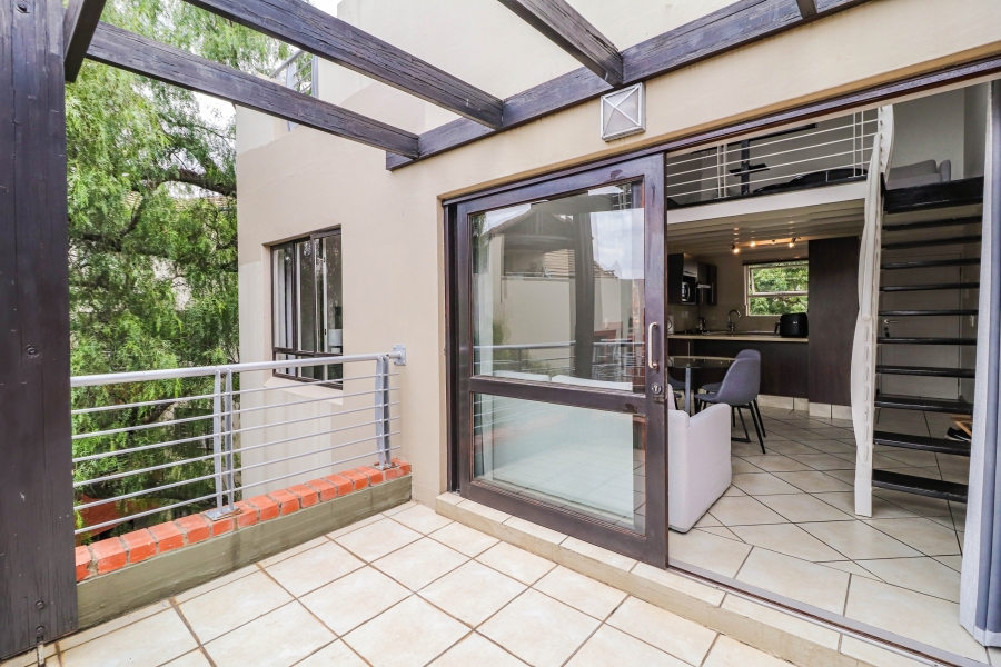 1 Bedroom Property for Sale in Bryanston Gauteng