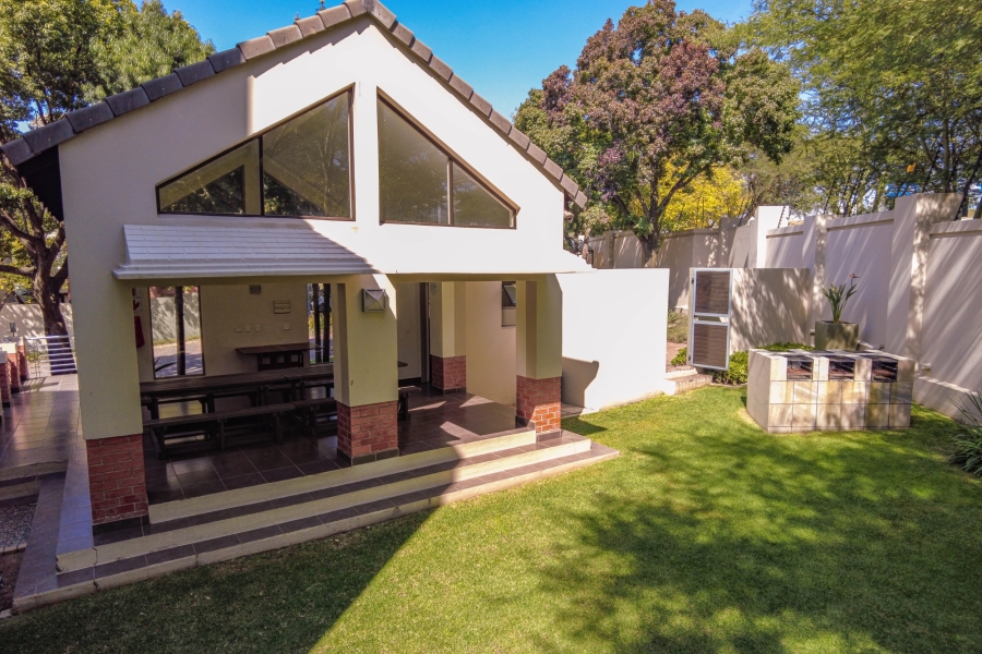 1 Bedroom Property for Sale in Bryanston Gauteng