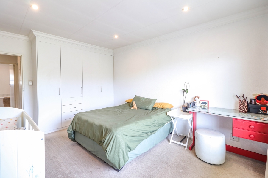 2 Bedroom Property for Sale in Robindale Gauteng