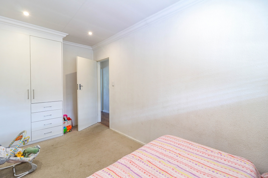 2 Bedroom Property for Sale in Robindale Gauteng