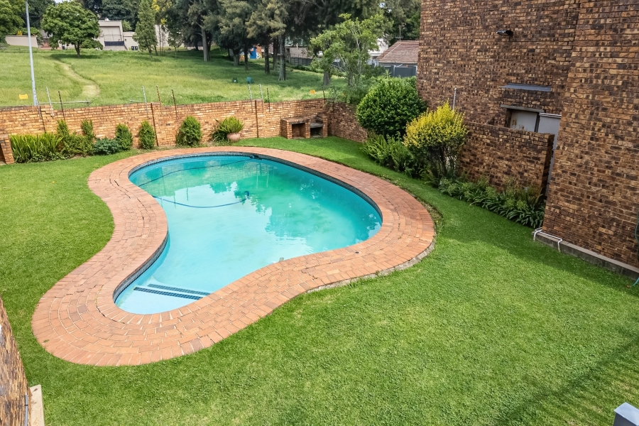 2 Bedroom Property for Sale in Robindale Gauteng