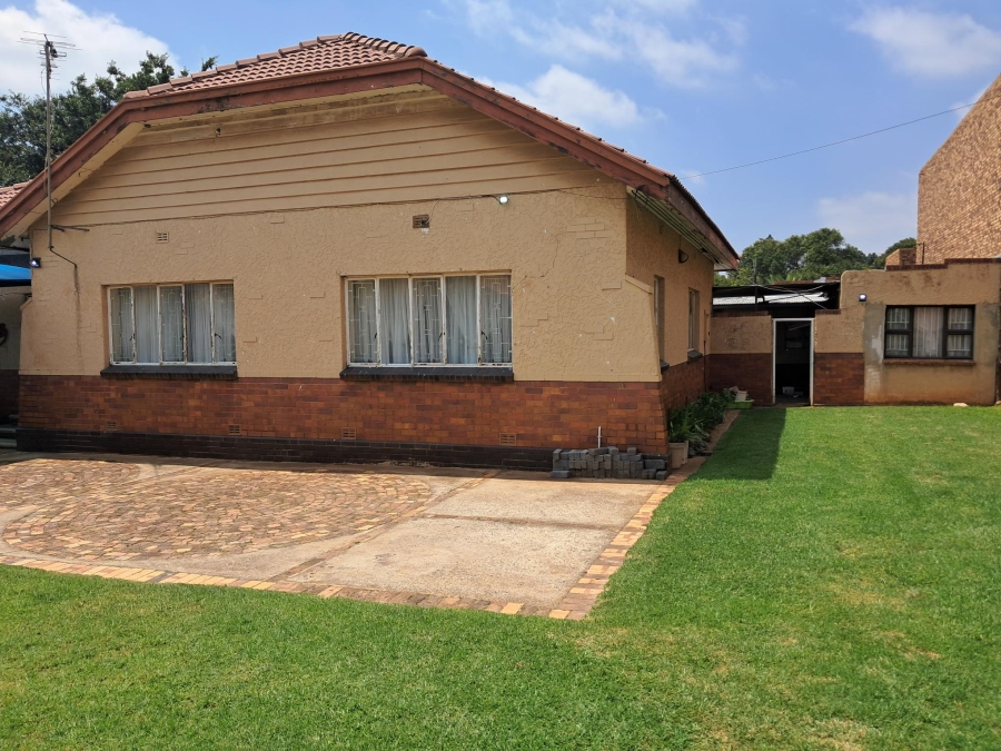 3 Bedroom Property for Sale in Brakpan Central Gauteng