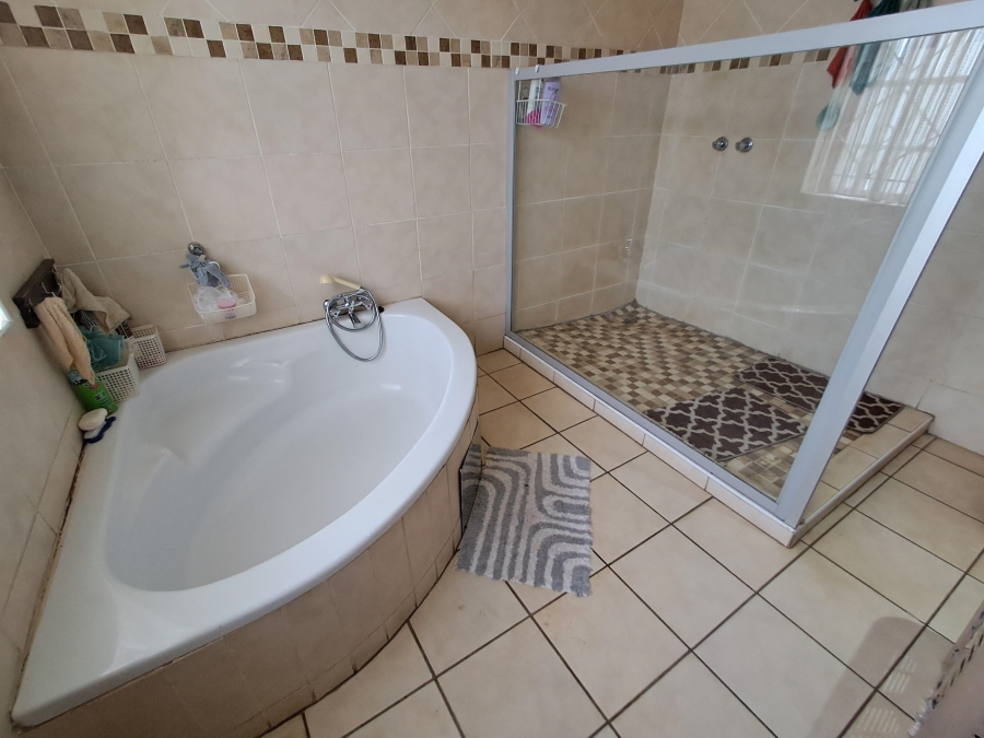 3 Bedroom Property for Sale in Brakpan Central Gauteng