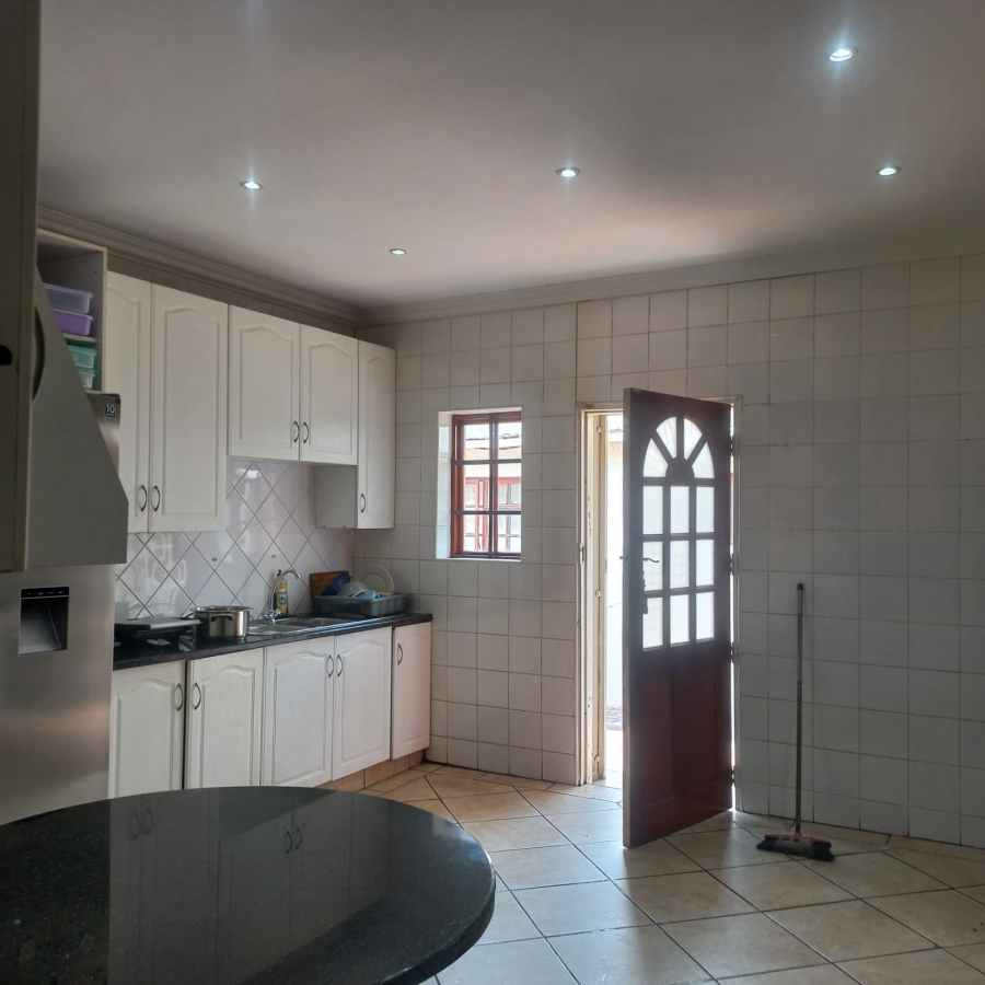4 Bedroom Property for Sale in Sydenham Gauteng