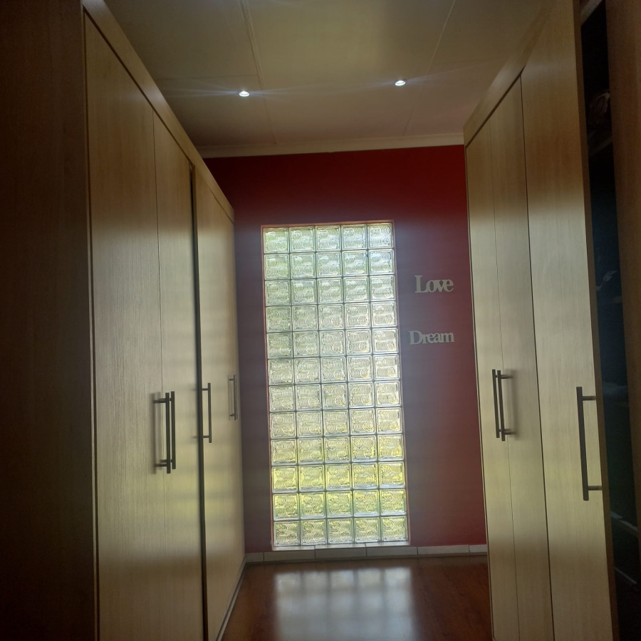 4 Bedroom Property for Sale in Sydenham Gauteng