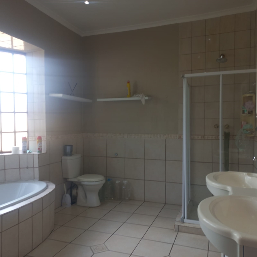 4 Bedroom Property for Sale in Sydenham Gauteng