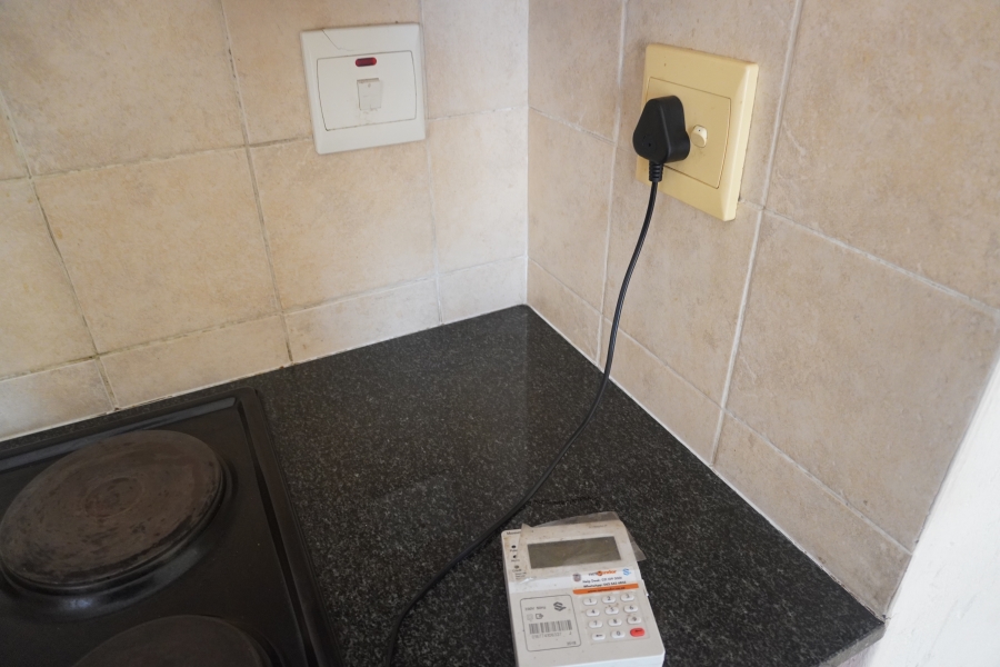 1 Bedroom Property for Sale in Klippoortje Gauteng