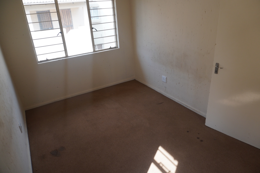 1 Bedroom Property for Sale in Klippoortje Gauteng