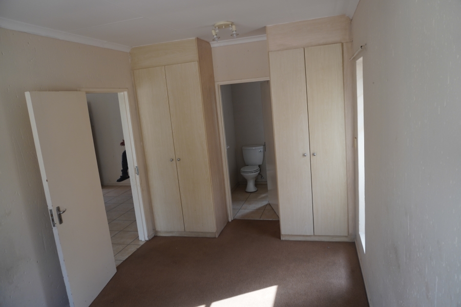 1 Bedroom Property for Sale in Klippoortje Gauteng
