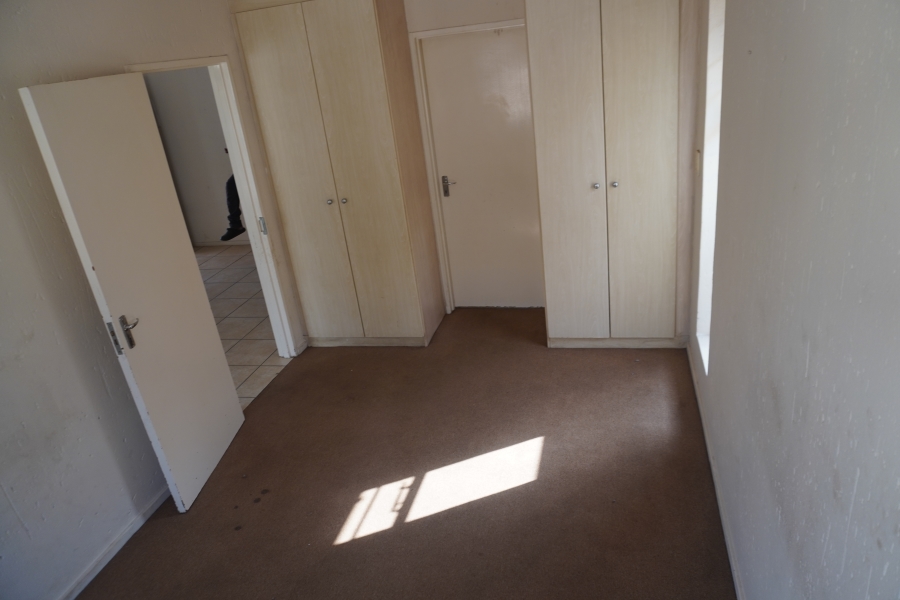 1 Bedroom Property for Sale in Klippoortje Gauteng