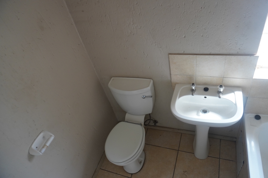 1 Bedroom Property for Sale in Klippoortje Gauteng