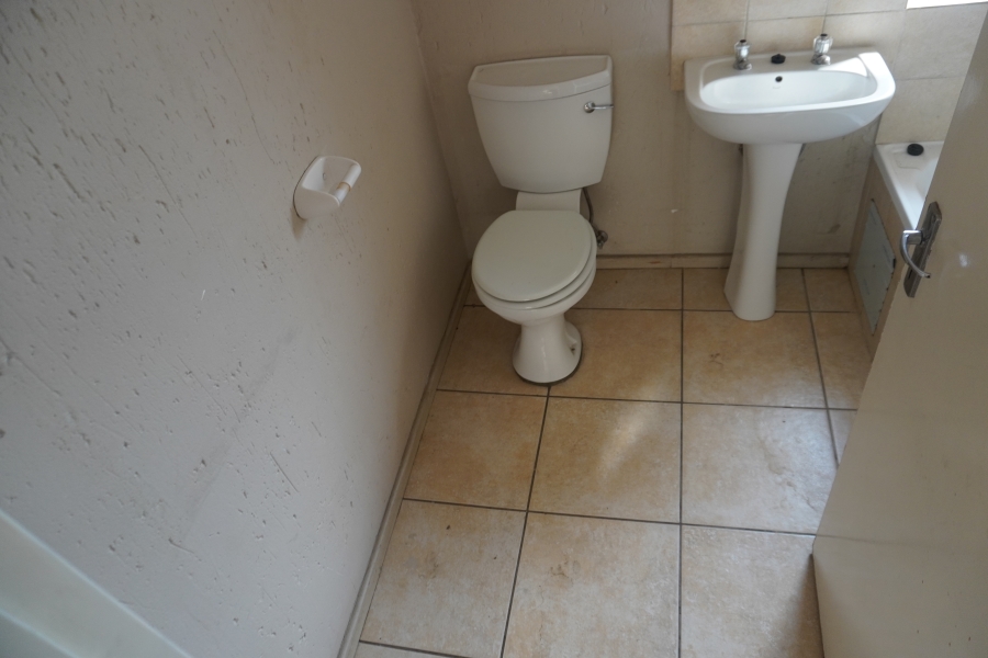 1 Bedroom Property for Sale in Klippoortje Gauteng