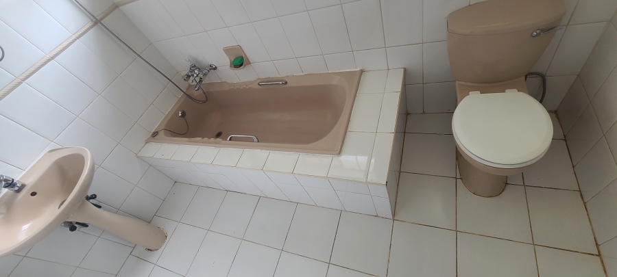 To Let 6 Bedroom Property for Rent in Edendale Gauteng