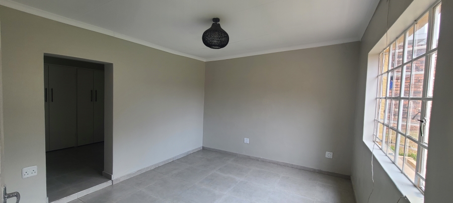 To Let 6 Bedroom Property for Rent in Edendale Gauteng