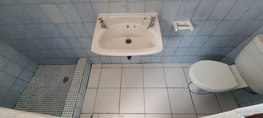 To Let 6 Bedroom Property for Rent in Edendale Gauteng